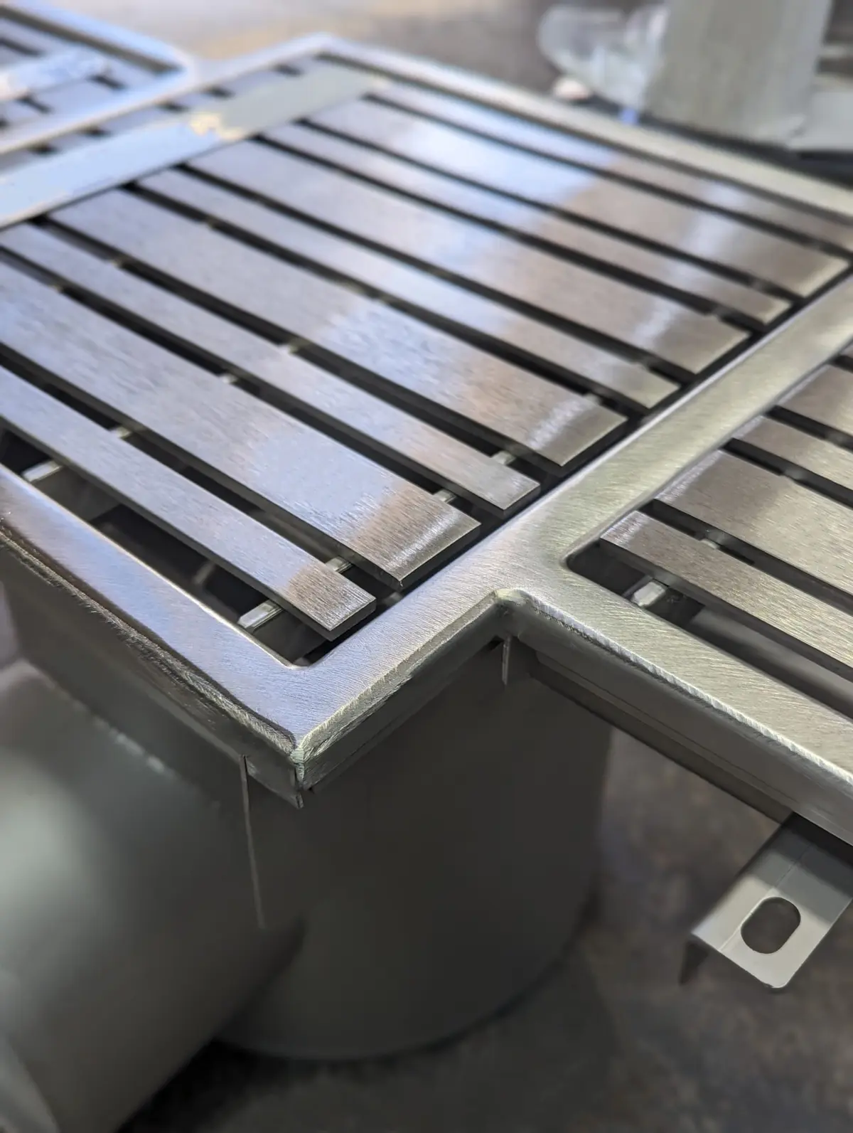 Hygieeninen ruostumattomasta teräksestä valmistettu kansi