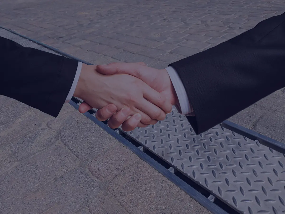 Yhteistyö teollisuuden ruostumattomasta teräksestä valmistettujen viemäröintijärjestelmien alalla